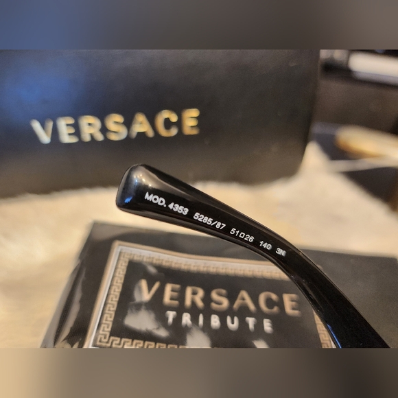 Limited edition Authentic Versace sunglasses - Picture 5 of 5